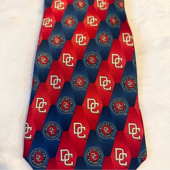 Vintage MLB Washington DC Nationals Baseball Pattern Silk Tie - Picture 3 of 7